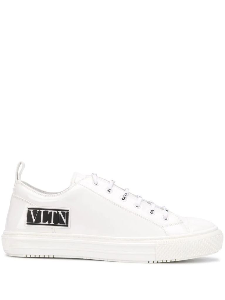 VLTN logo lace-up sneaker