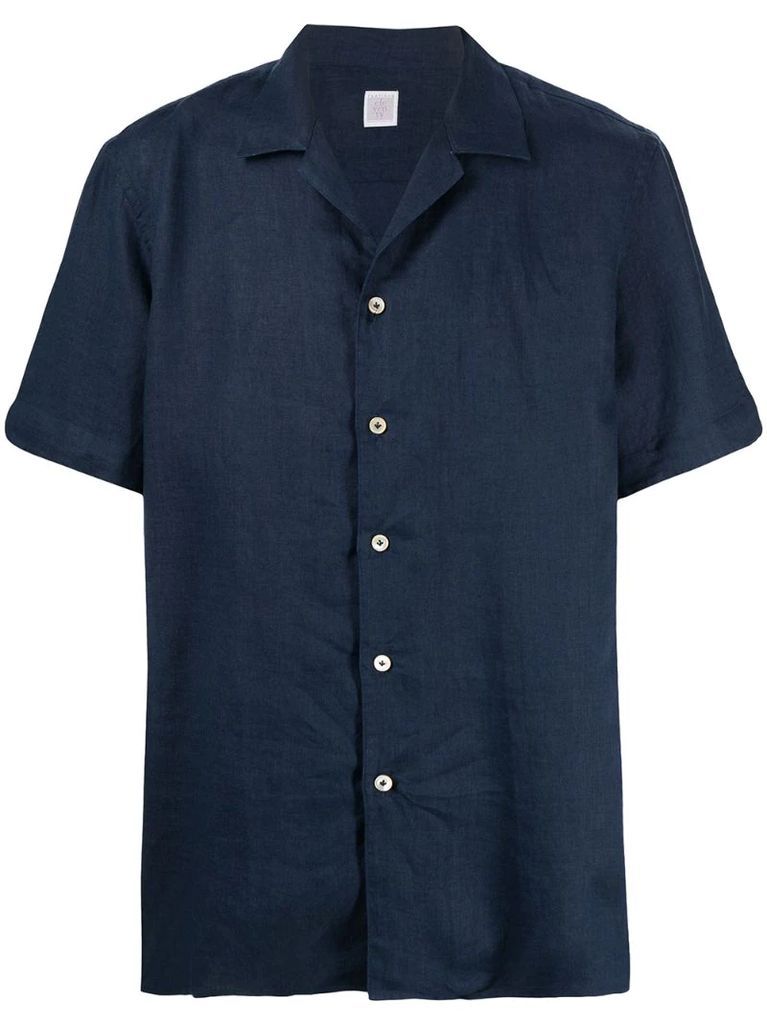 linen short-sleeved shirt
