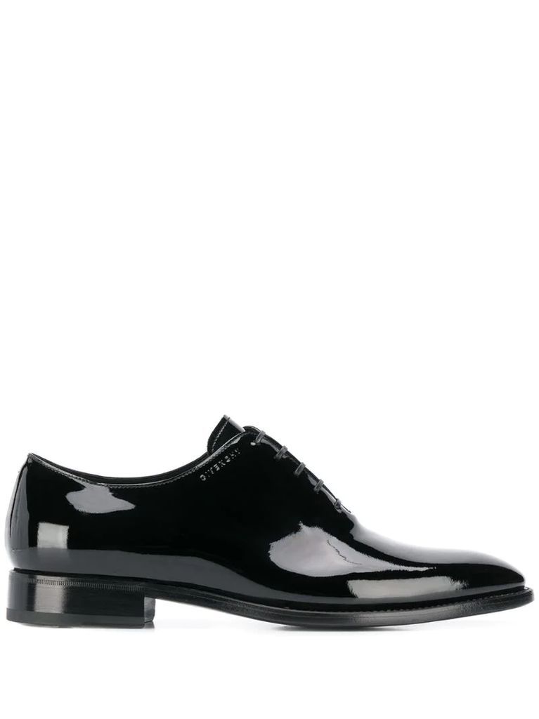 patent leather Oxford shoes