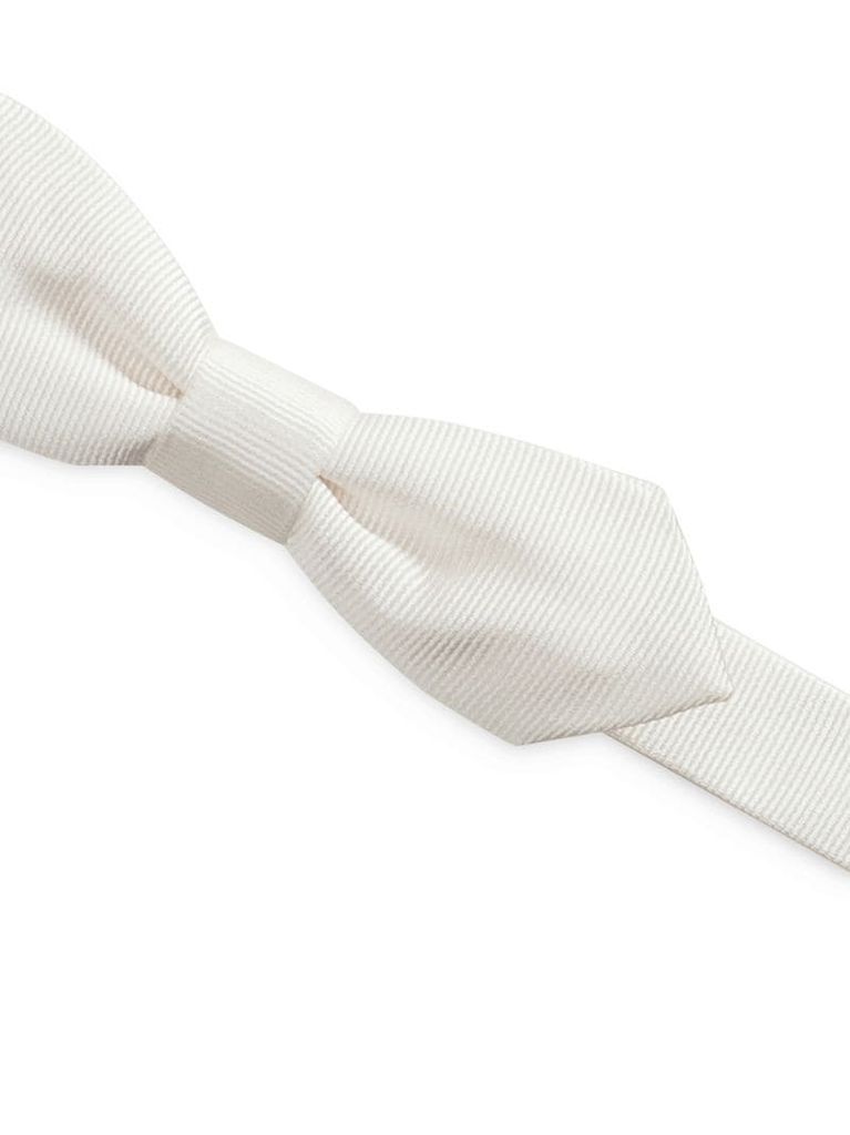 textured slim bow tie