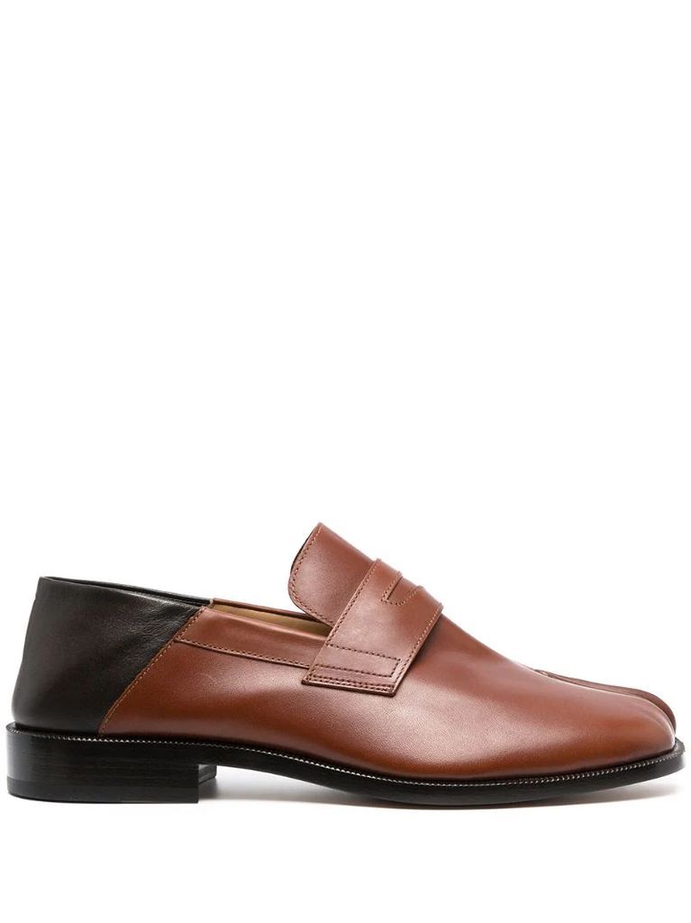 contrasting panel Tabi loafers