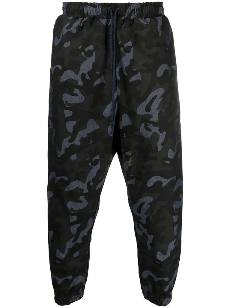 camouflage-print drop-crotch trousers