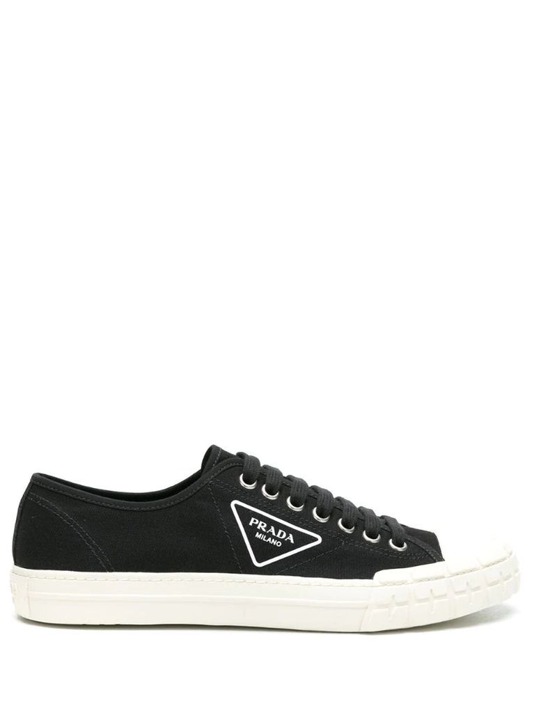 triangle-logo low-top sneakers