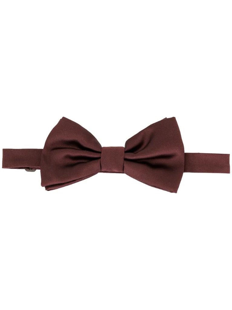 hooked bow tie