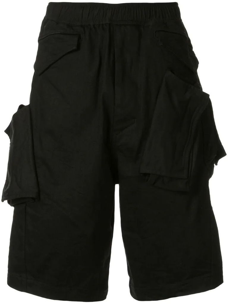 pocket detail knee-length shorts