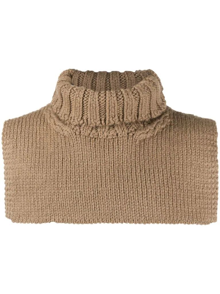 chunky knit roll-neck collar