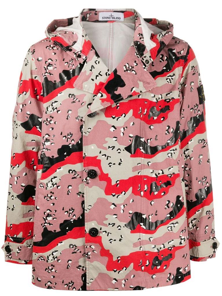 hooded camouflage-print parka