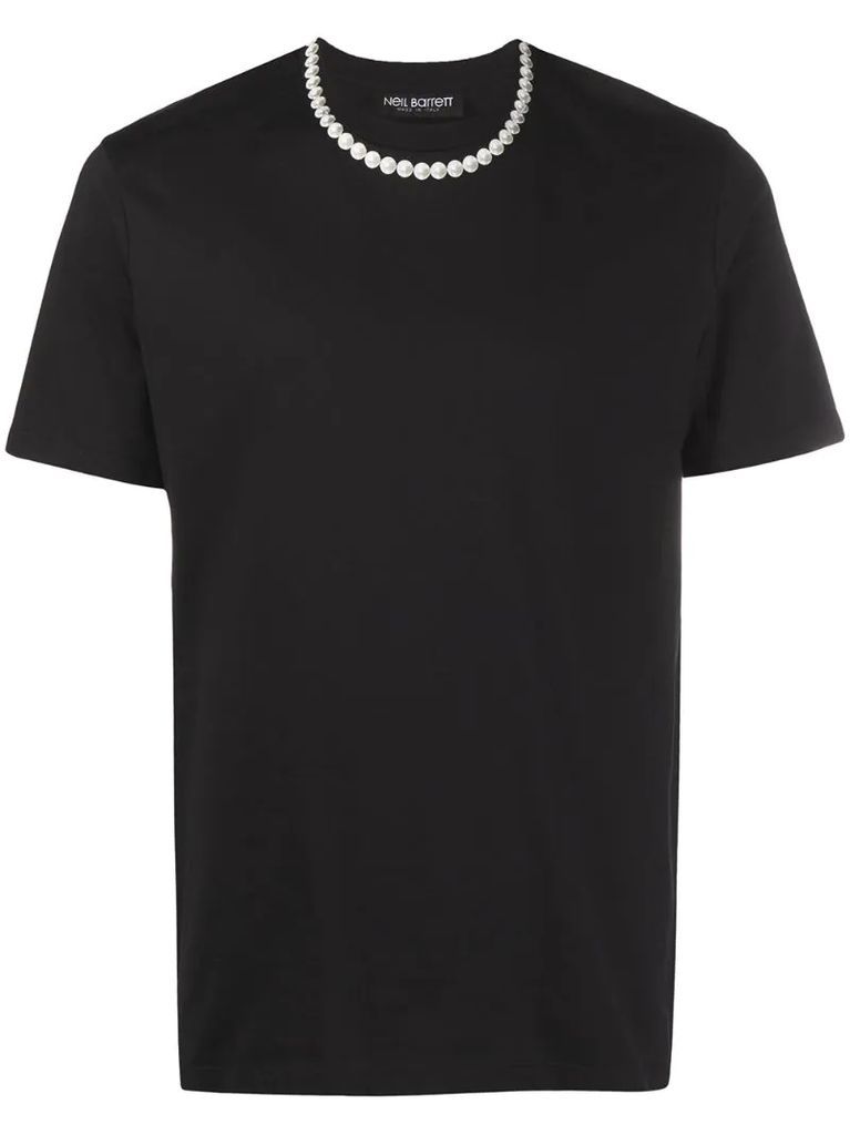 pearl necklace T-shirt