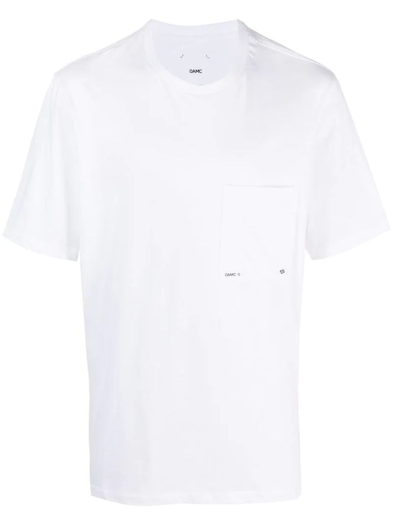 logo print patch pocket T-shirt