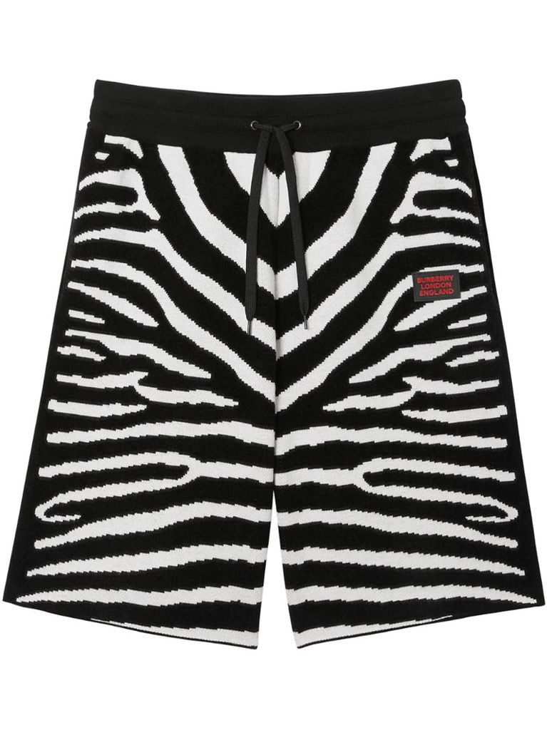 Zebra-pattern knee-length shorts