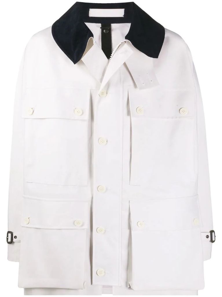 contrast-collar buttoned coat