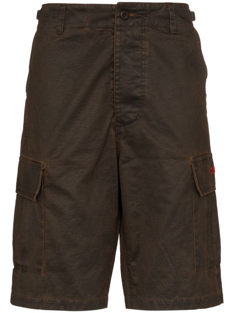 wide-leg cargo shorts