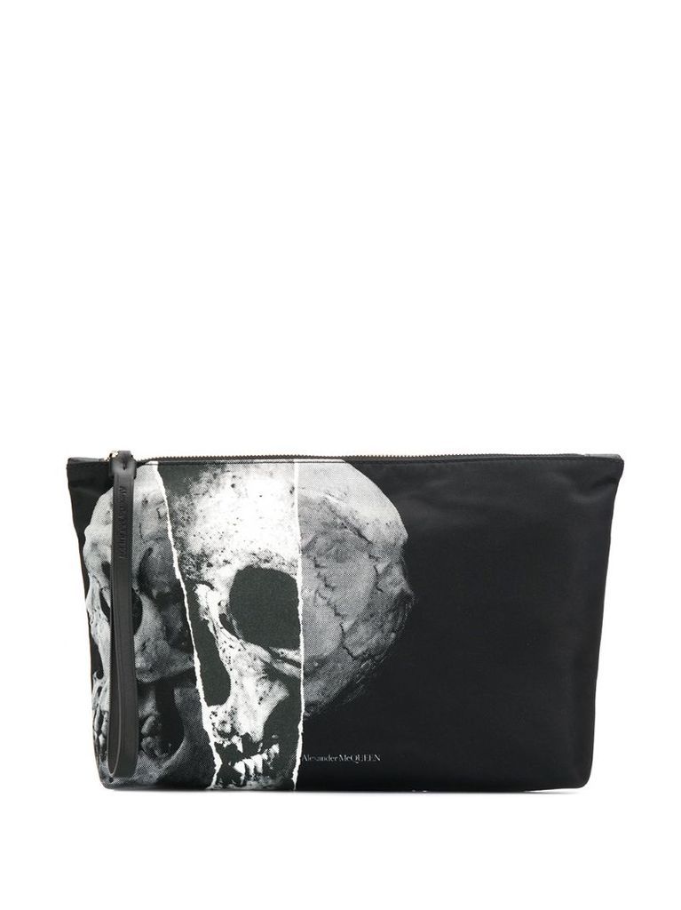 skull print pouch