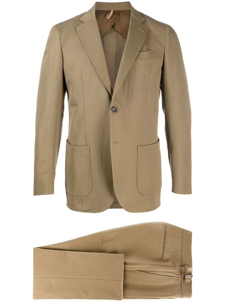 single breasted notched lapels suit