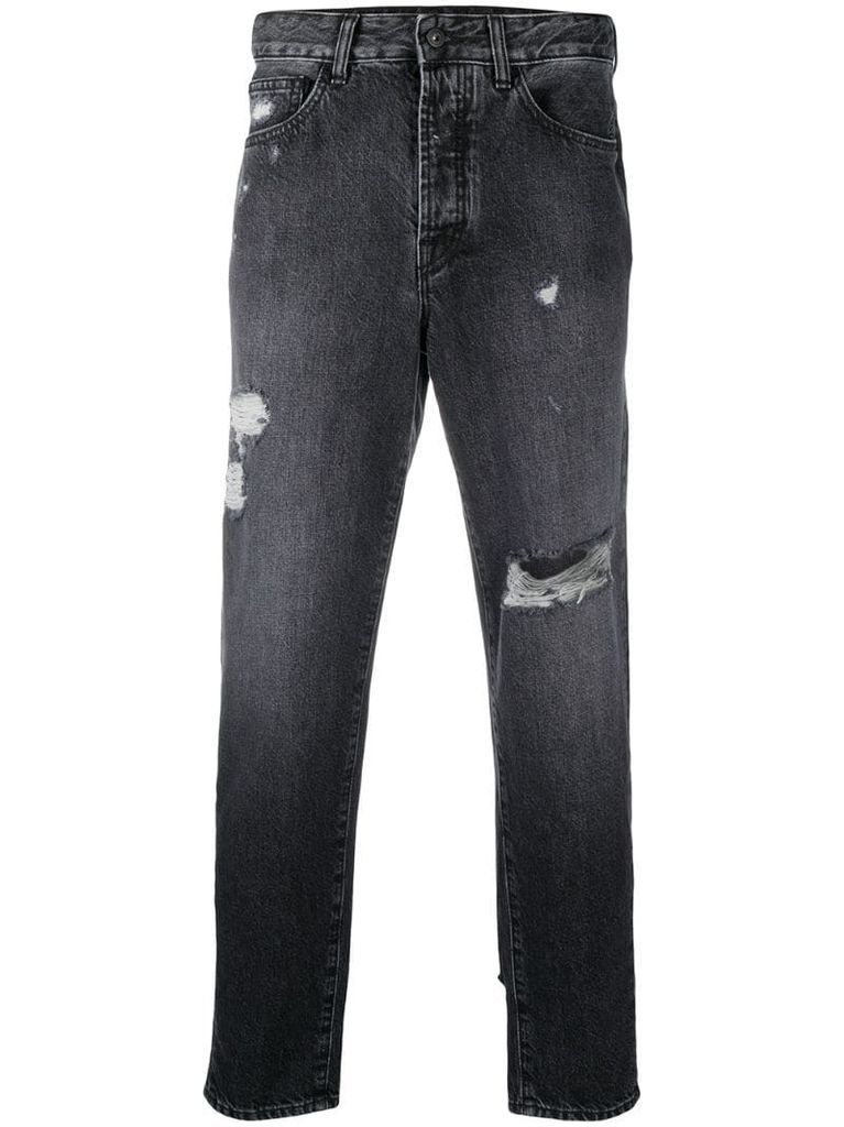 carrot-fit distressed jeans