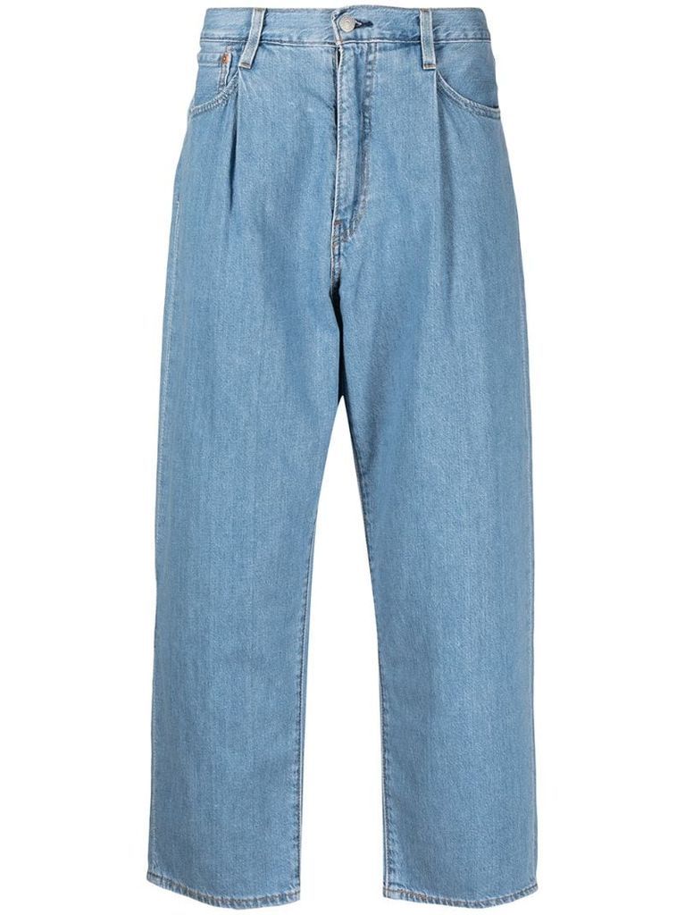 pleated wide-leg jeans