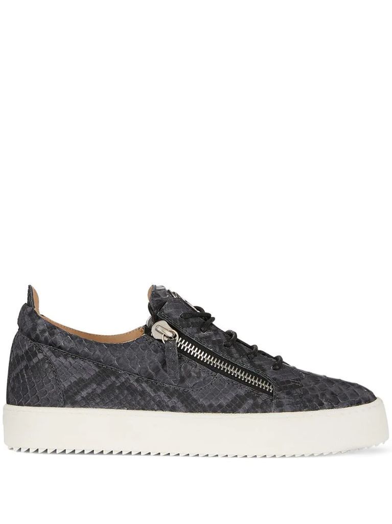 Frankie python-print sneakers