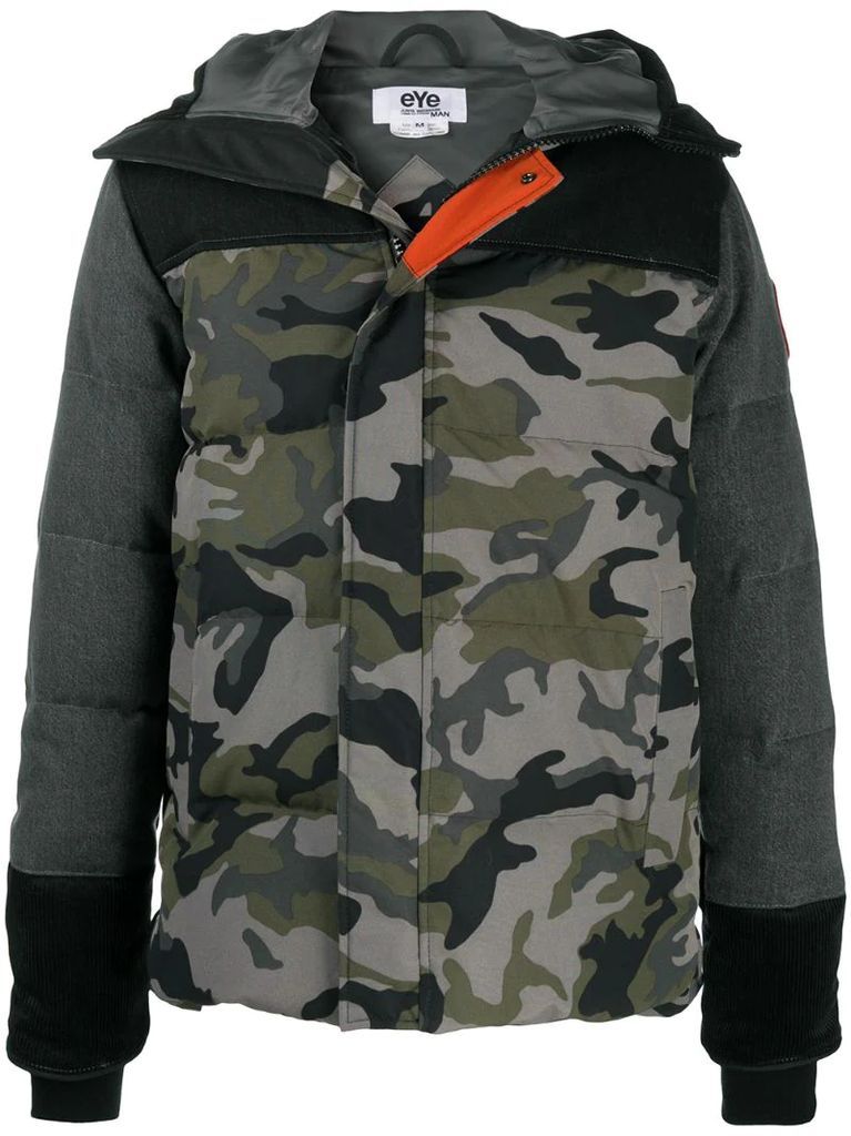 camouflage-print zip-up coat