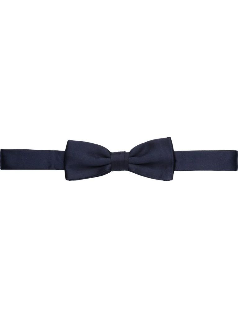 knotted bow-tie
