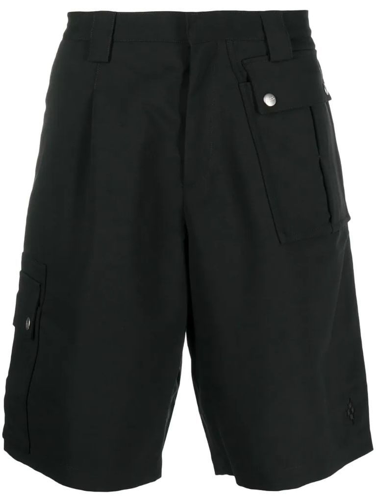 multiple-pocket design shorts