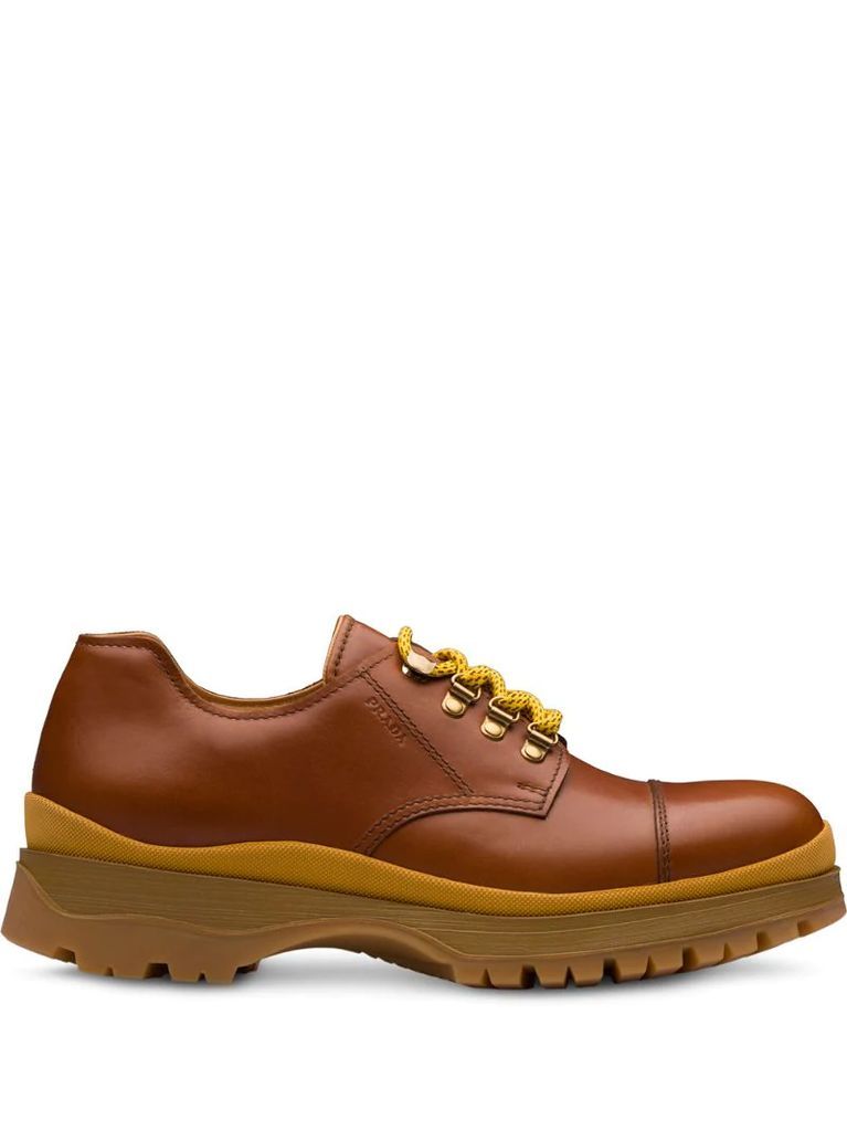 Leather laced derby shoes