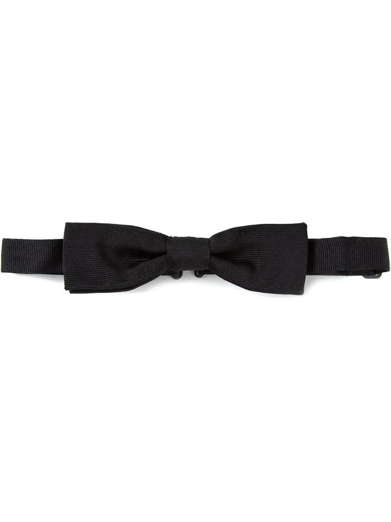 ribbed bow tie