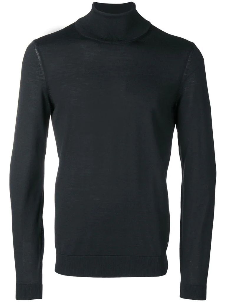 turtle-neck fitted jumper