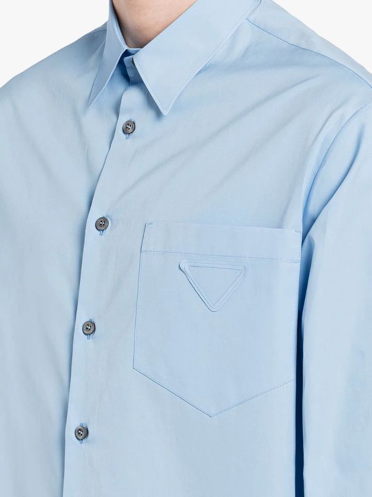 tonal logo-patch buttoned shirt