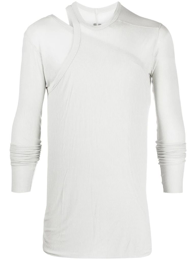 long-sleeved layered T-shirt