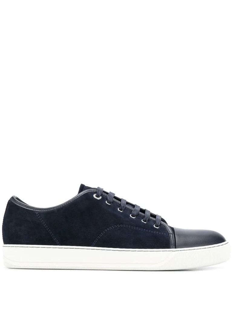 lace-up low-top sneakers