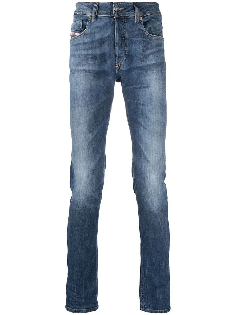 Sleenker low-rise skinny jeans