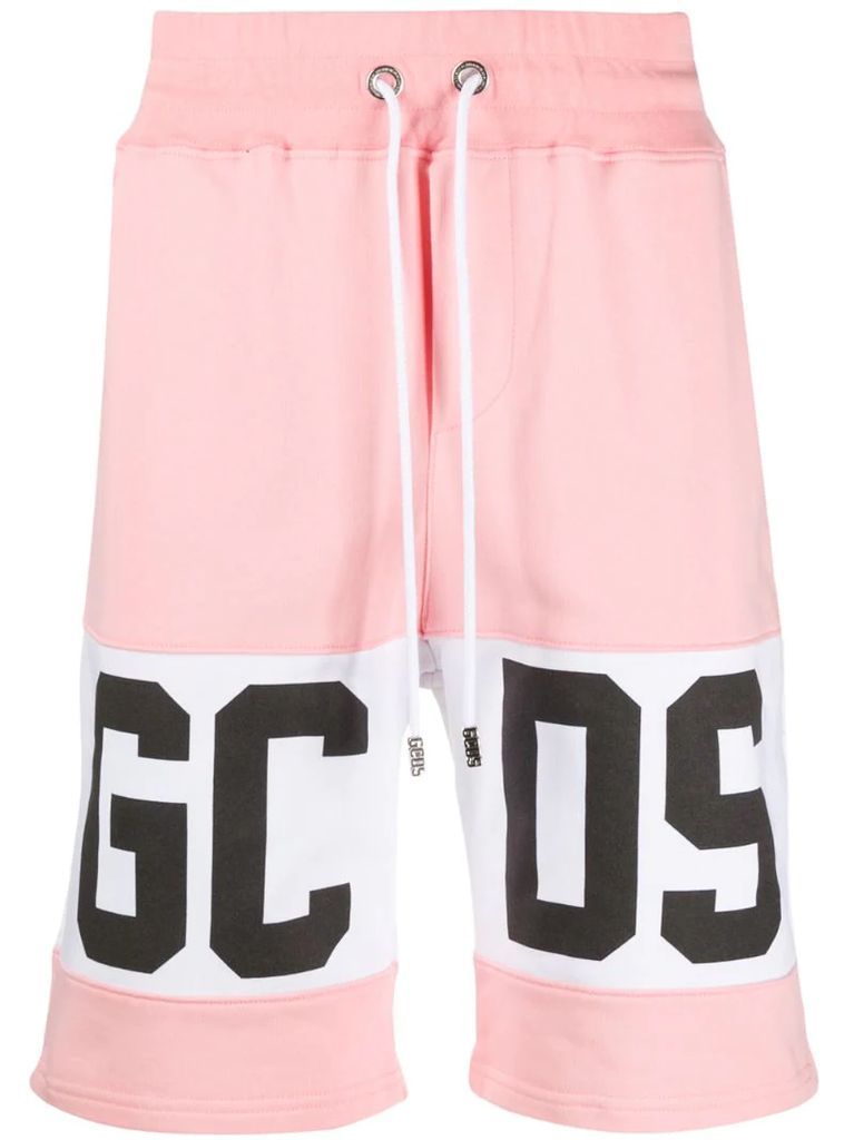 colour block logo print shorts