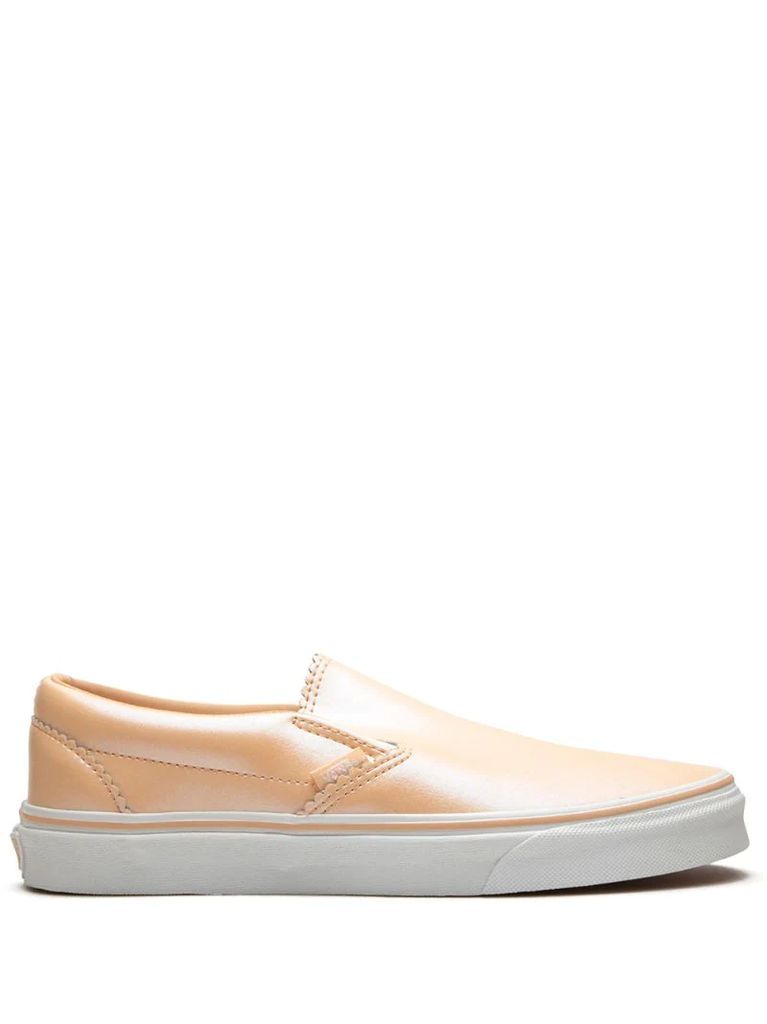 Classic slip-on ”Pearl Suede” sneakers