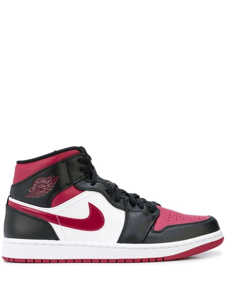 Air Jordan 1 Mid ”Bred Toe” sneakers