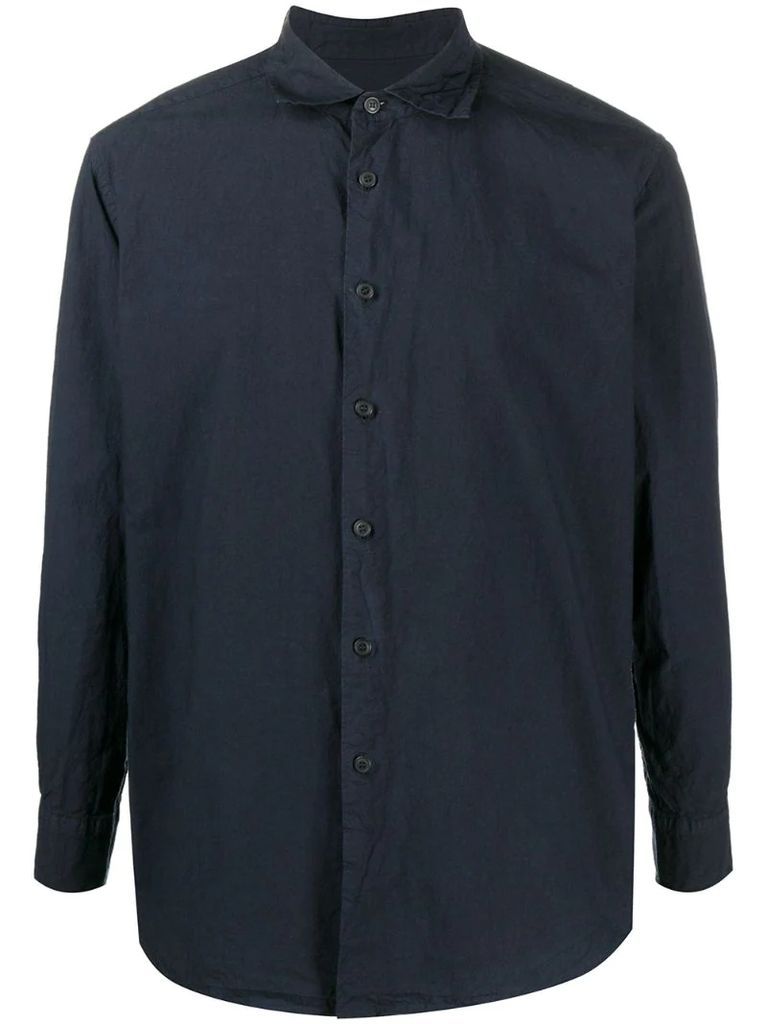 cutaway collar long-sleeved shirt