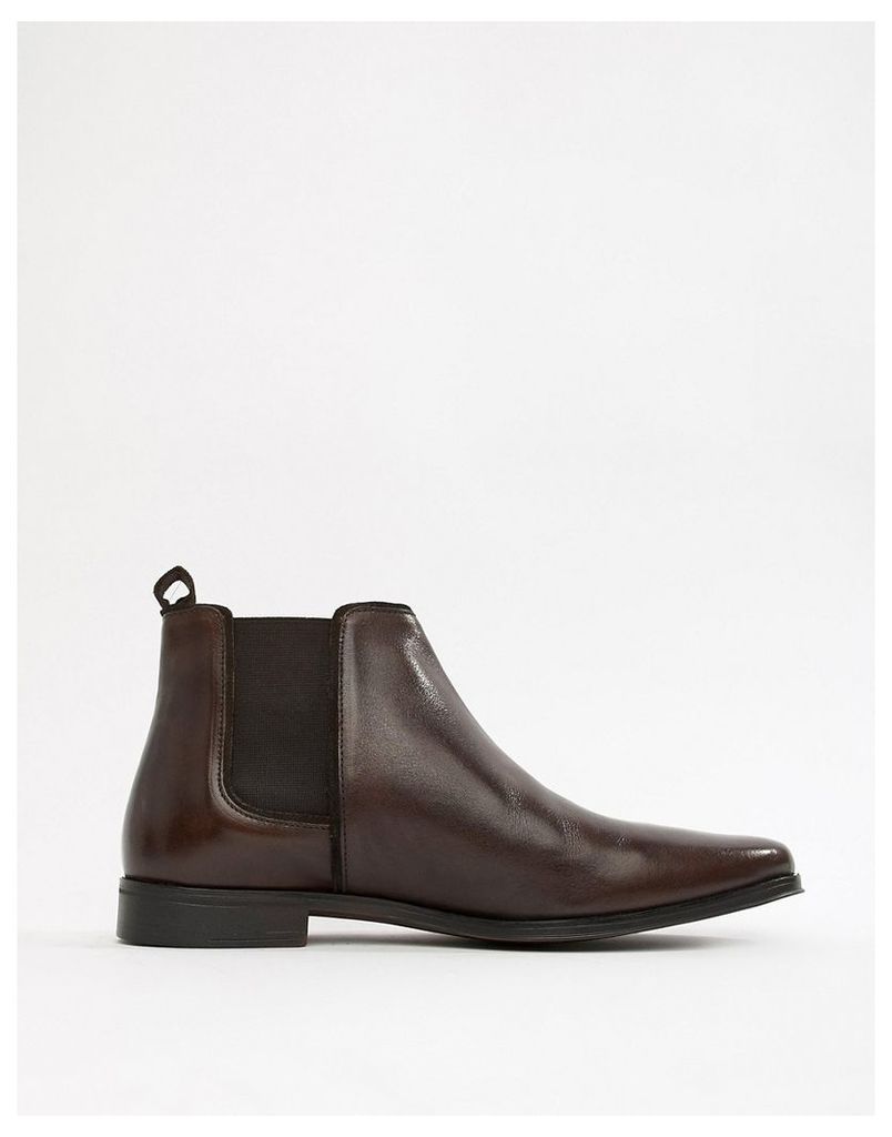 chelsea boots in brown leather with brown sole