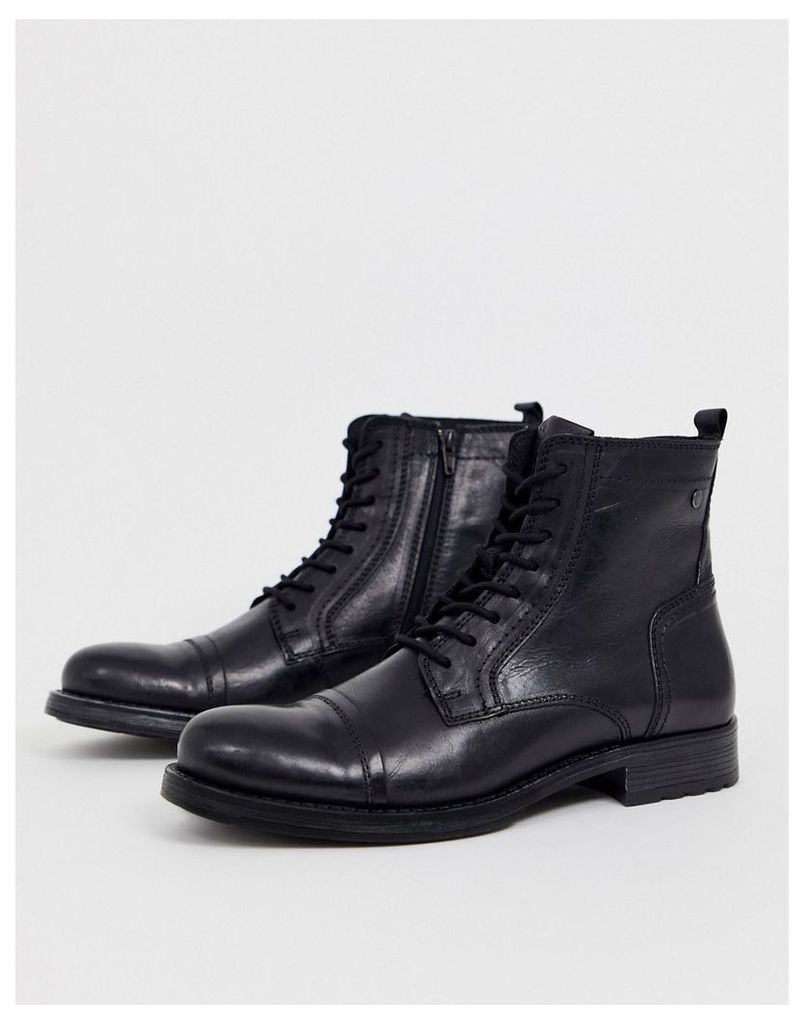 lace up leather boot in black
