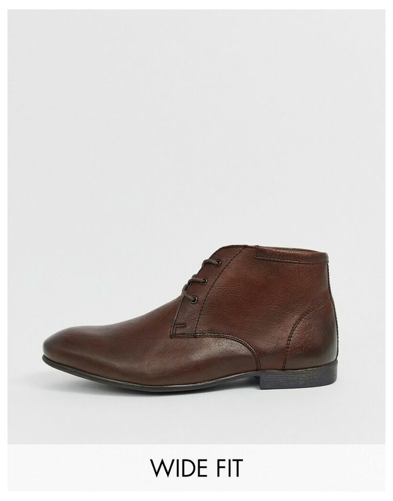 ASOS DESIGN Wide Fit chukka boots in brown leather