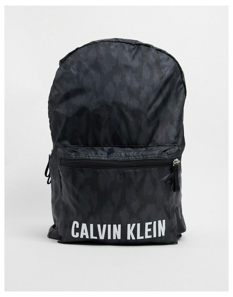 performance logo backpack in black print