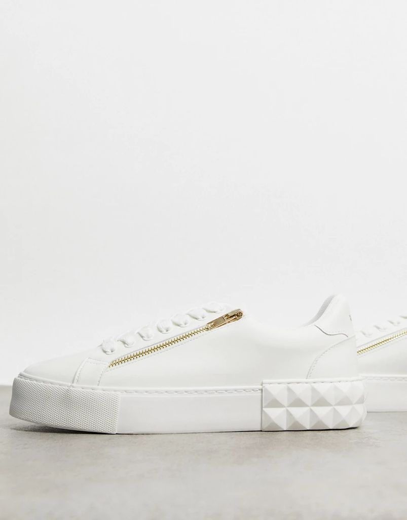 trainers in white with zips and diamond sole