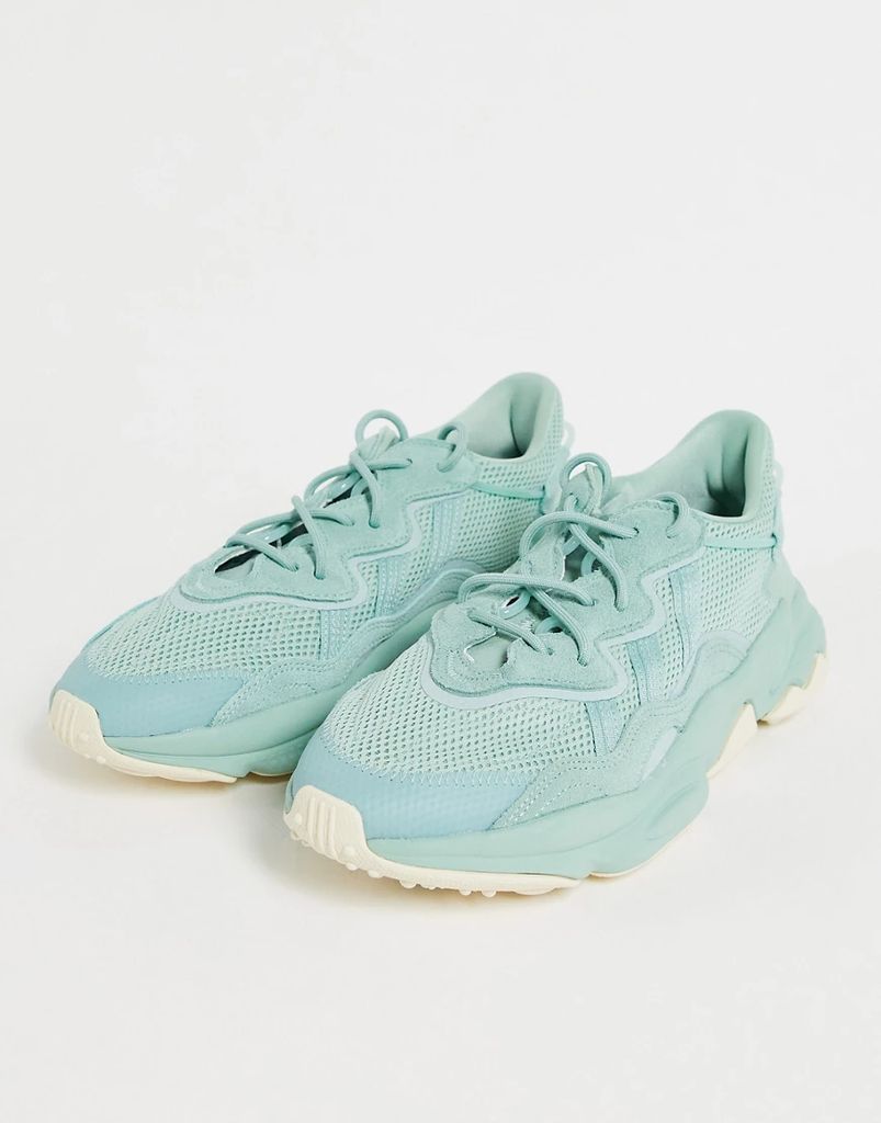 Ozweego trainers in triple pale green