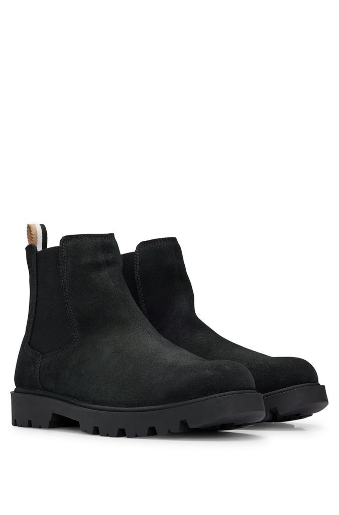 Chelsea boots in suede with signature-stripe tape