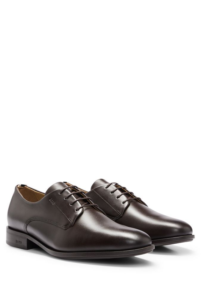 Derby shoes in leather with embossed logo