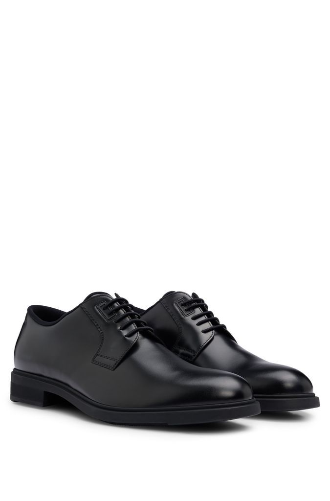 Italian-made Derby shoes in leather with piping details