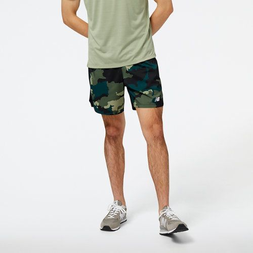 Men's Printed Accelerate 7 Inch Short in Green/vert Polywoven, size Medium